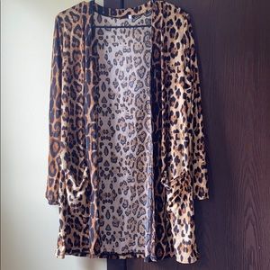 Long Leopard cardigan with buttons and pockets